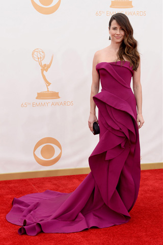 Linda Cardellini in Donna Karan Atelier Photo: Getty Images 