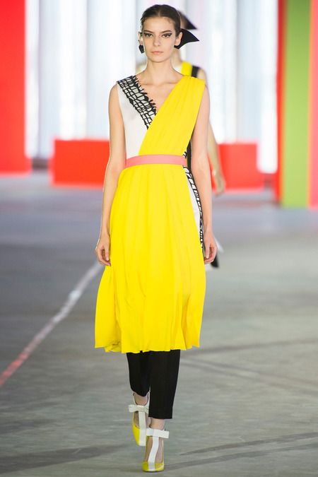 Roksana Ilincic, Spring 2014, Look 12 Photo: Yannis Vlamos/Indigitalimages.com