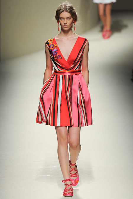 Alberta Ferretti, Spring 2014, Look 14 Photo: Yannis Vlamos/Indigitalimages.com