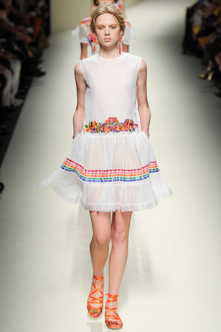 Alberta Ferretti, Spring 2014, Look 3 Photo: Yannis Vlamos/Indigitalimages.com