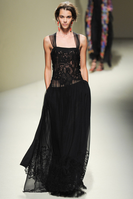 Alberta Ferretti, Spring 2014, Look 35 Photo: Yannis Vlamos/Indigitalimages.com