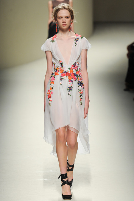 Alberta Ferretti, Spring 2014, Look 49 Photo: Yannis Vlamos/Indigitalimages.com