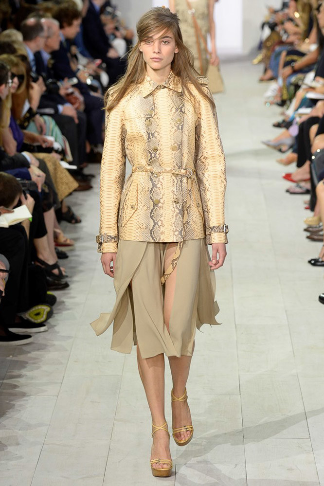 Look 40 Model: Romy Schonberger Photo: Yannis Vlamos/indigitalimages.com